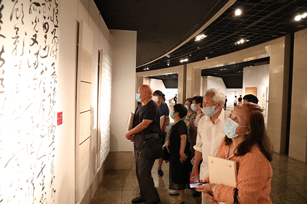 观展现场.jpg